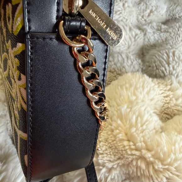 Michael Kors Graffiti Jet Set Crossbody Bag - Picture 10 of 10